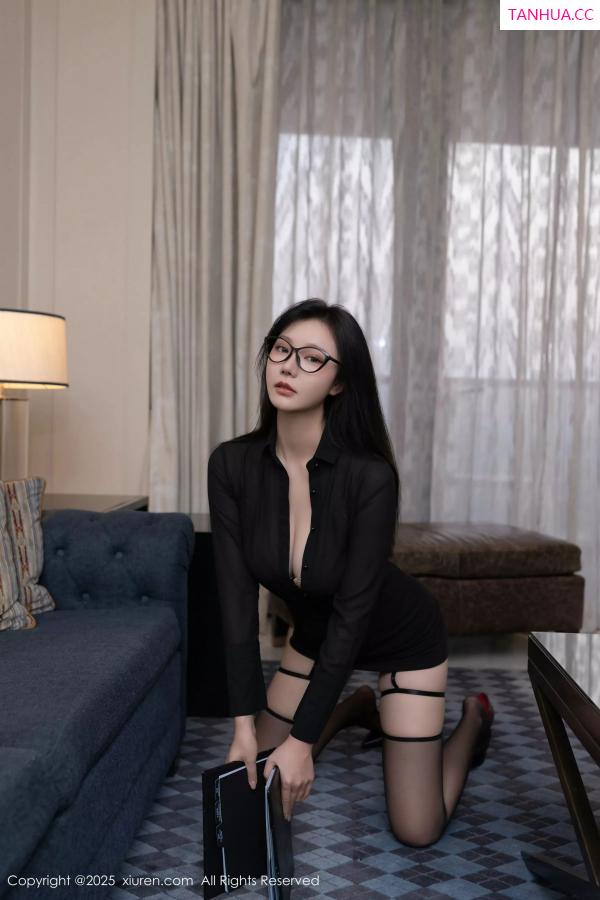 安然Maleah  [XiuRen]高清写真图 2025.03.11 No.9999 安然anran 美腿黑丝第21张图片